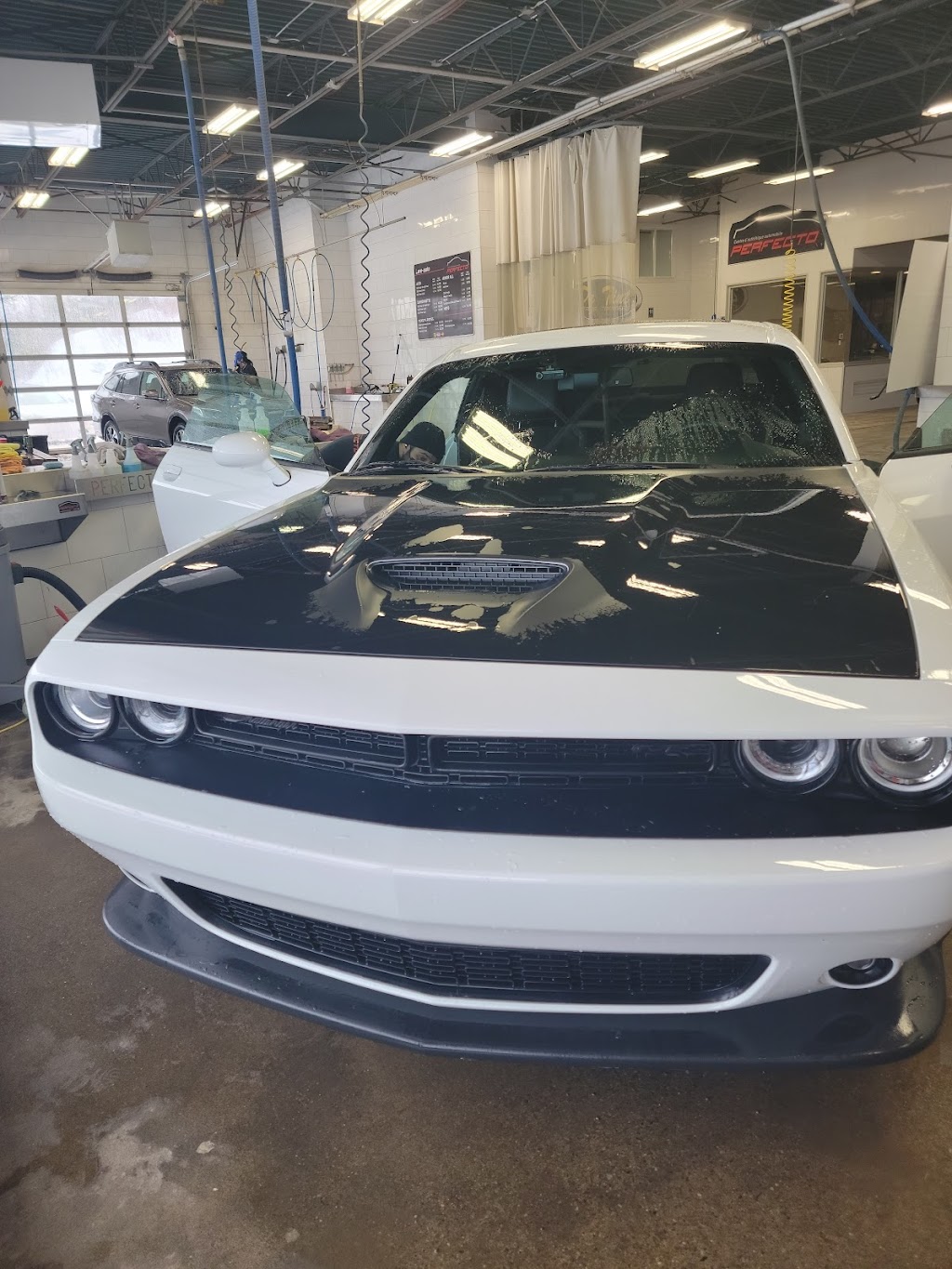 Perfecto Centre desthétique professionnelle de lautomobile | 1227 Rue Principale E, Sainte-Agathe-des-Monts, QC J8C 1L7, Canada | Phone: (819) 321-2886