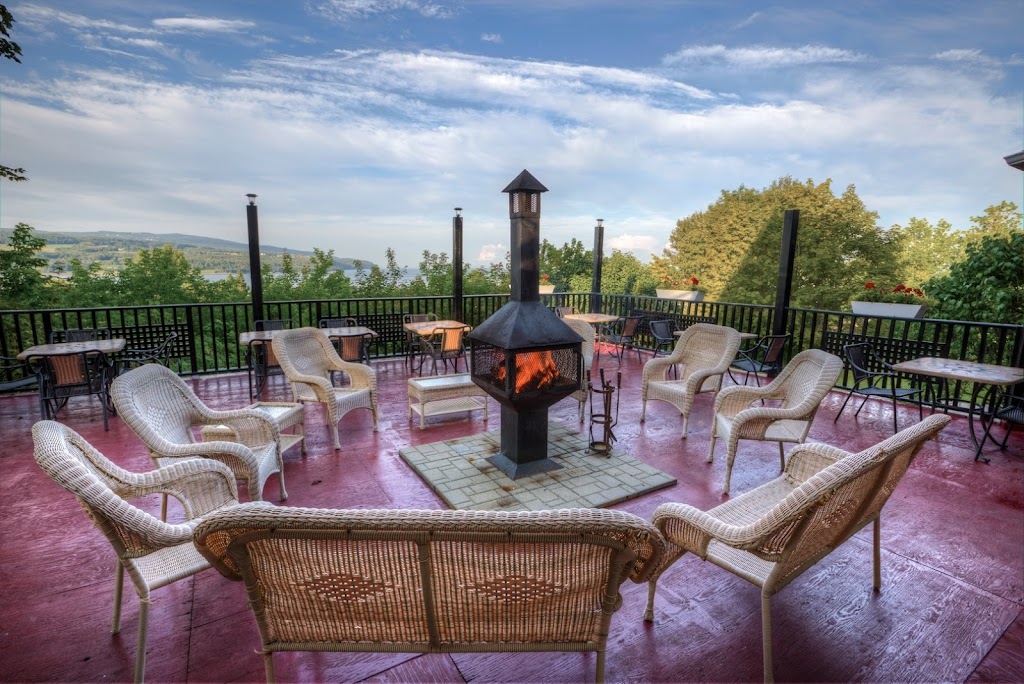 Restaurant du Manoir Le Graal | 1030 Chem. du Golf, La Malbaie, QC G5A 1H1, Canada | Phone: (855) 363-4413