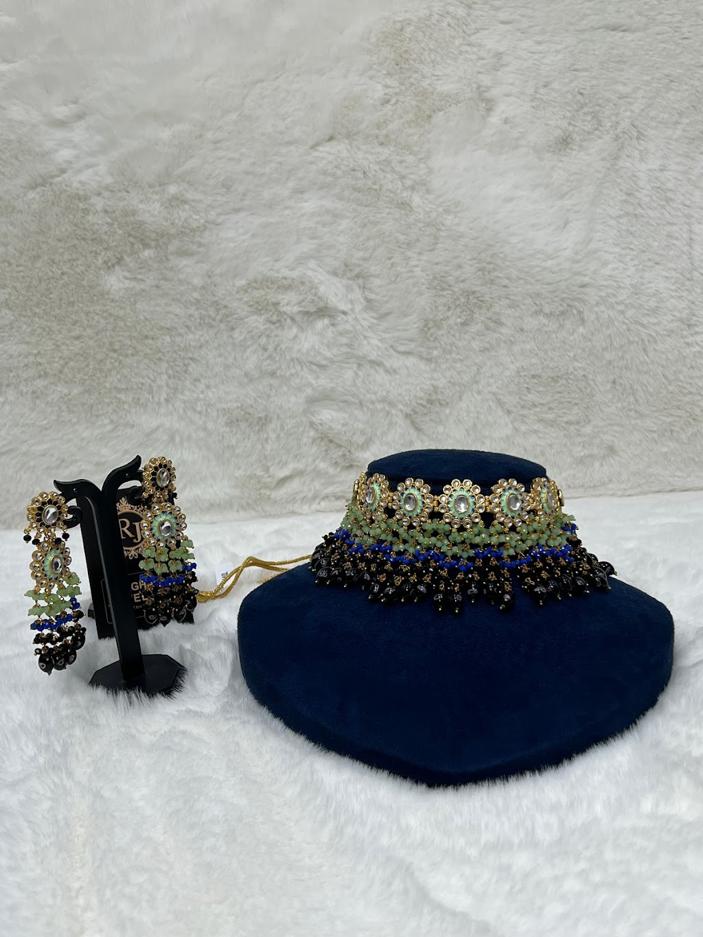 Raghav Jewellers | 11859 River Rd, Surrey, BC V3V 2V9, Canada | Phone: (778) 318-0081