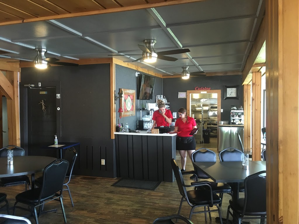 Auberge Presquile | 1001 Rue Principale, Notre-Dame-de-Pontmain, QC J0W 1S0, Canada | Phone: (819) 597-4100