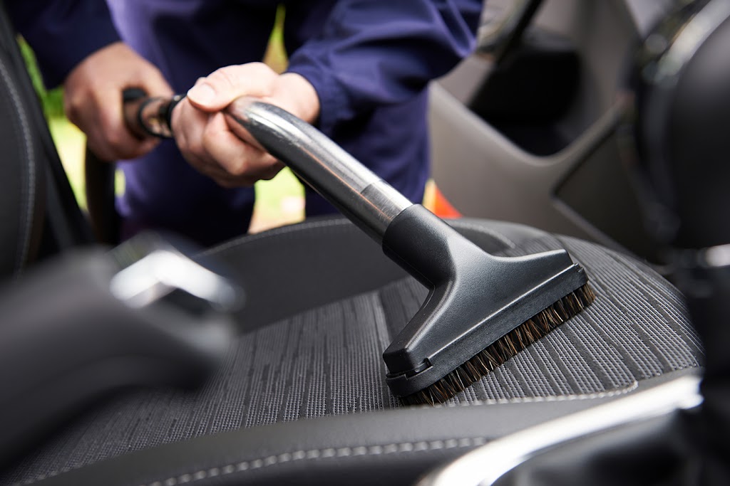 Car Wash Pros | Mobile car wash/service | Wellington St E, Aurora, ON L4G 4A4, Canada | Phone: (416) 400-1112