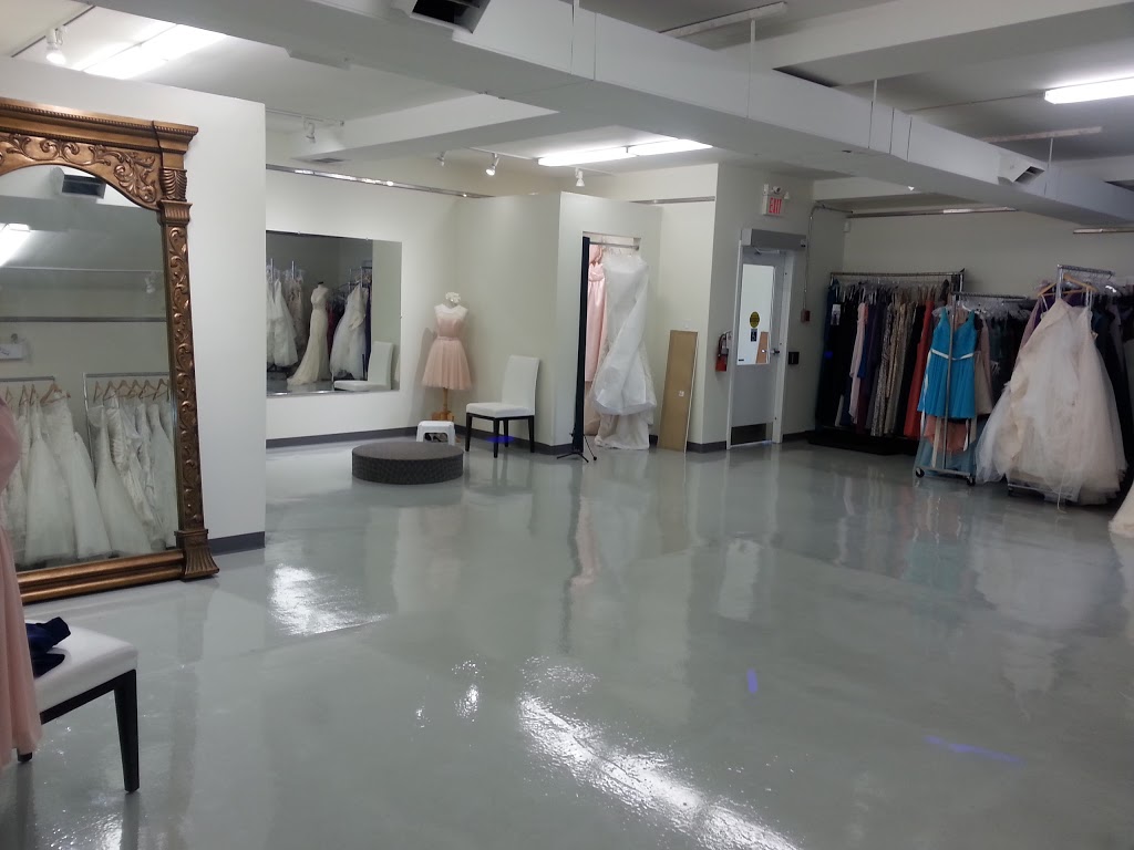 Elizabeths Fashions | 119 Mill St, Halton Hills, ON L7G 2C7, Canada | Phone: (905) 873-1470