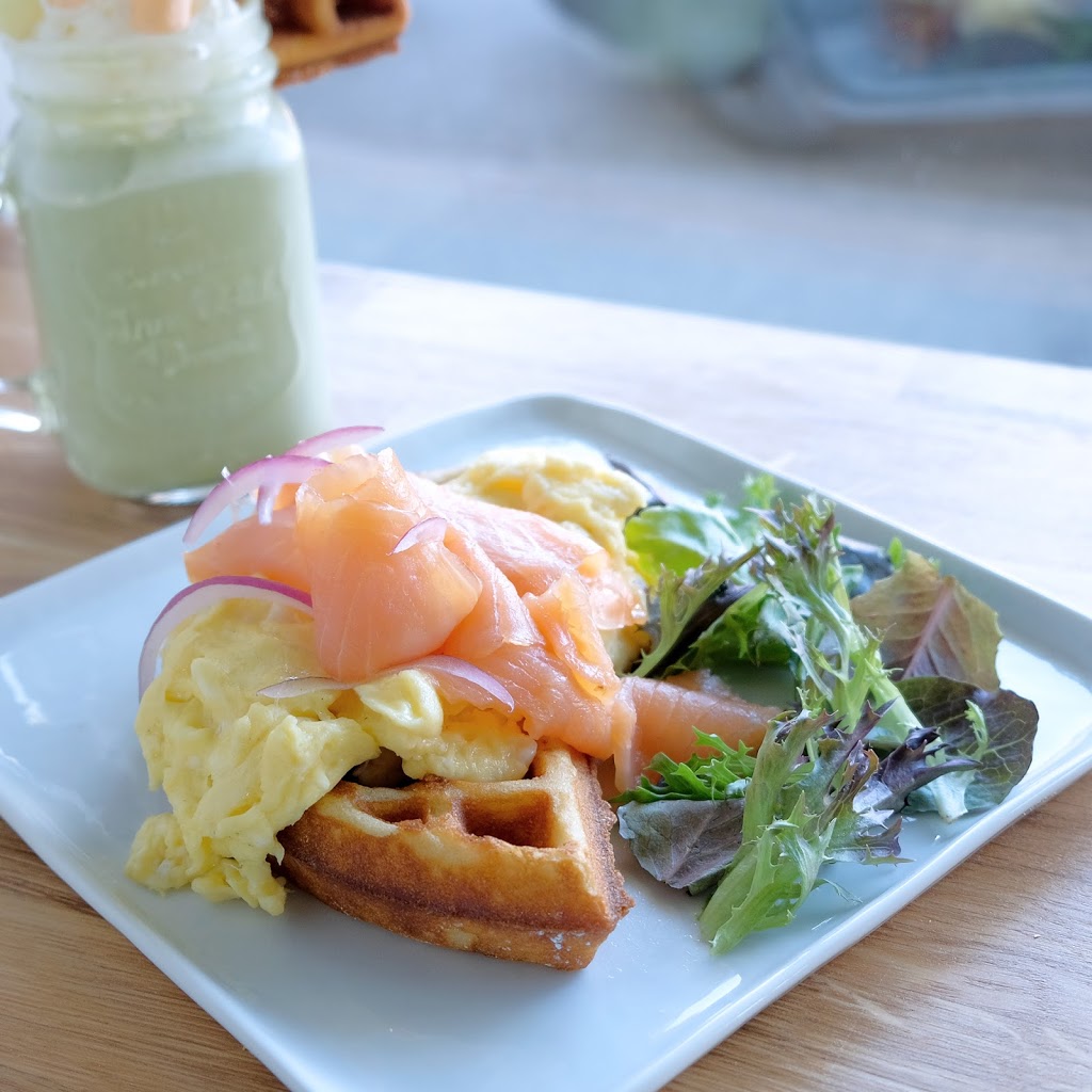 Off the Grid Waffle Cafe | 5943 Fraser St, Vancouver, BC V5W 2Z6, Canada | Phone: (604) 326-0708