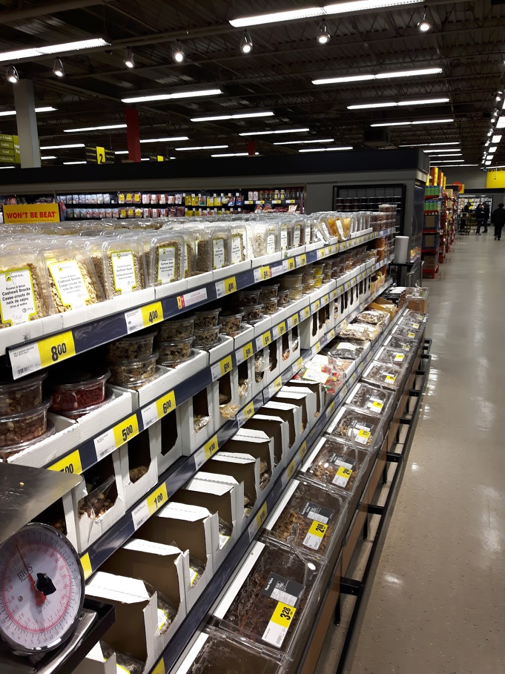 Aarons No Frills | 366 Main St, Selkirk, MB R1A 2J7, Canada | Phone: (866) 987-6453