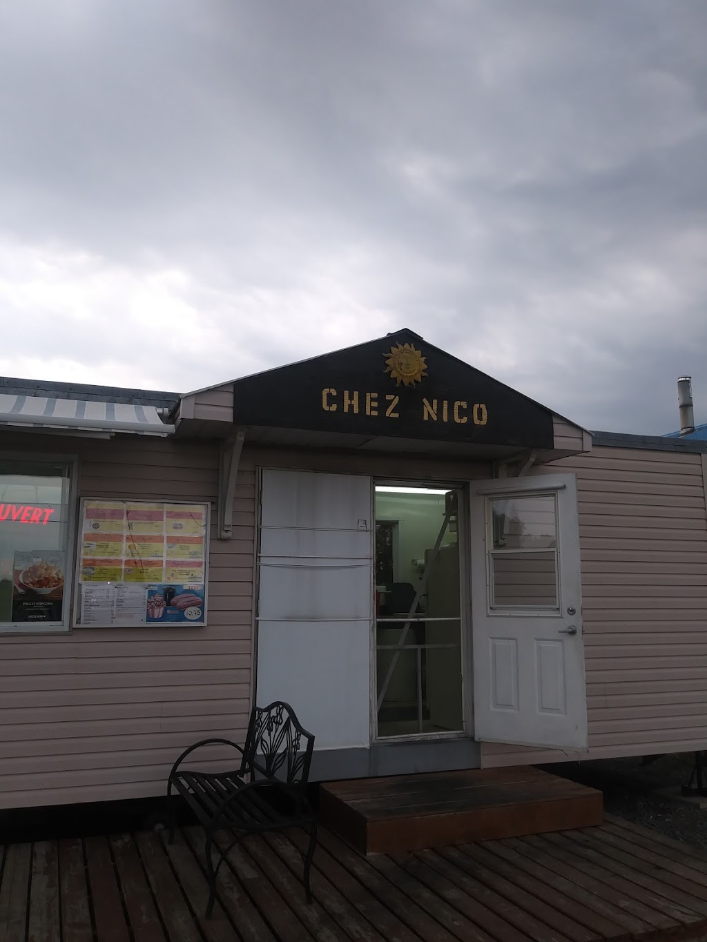 Chez Nico | 897 QC-201, Sainte-Marthe, QC J0P 1W0, Canada | Phone: (450) 456-1113
