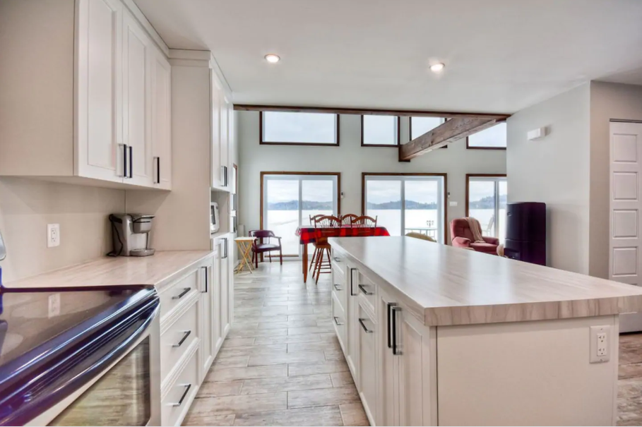 Chalet de la Marina | 411 QC-307, Val-des-Bois, QC J0X 3C0, Canada | Phone: (819) 968-6008