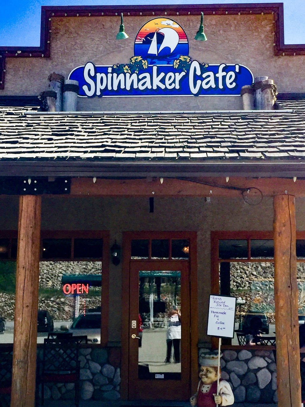 Spinnaker Cafe | 2417 Golf Course Dr #11, Blind Bay, BC V0E 1H2, Canada | Phone: (250) 675-2238