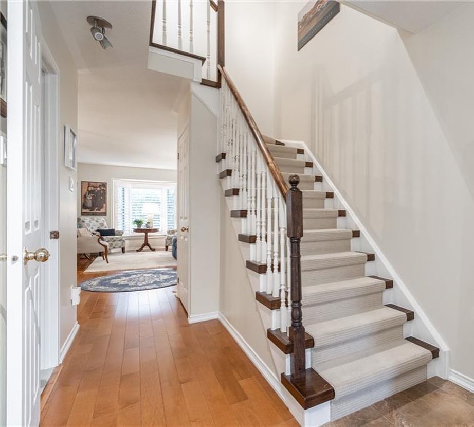 Marlow Realty Group | RE/MAX Escarpment Realty Inc. | 325 Winterberry Dr #101, Stoney Creek, ON L8J 0B6, Canada | Phone: (905) 573-1188