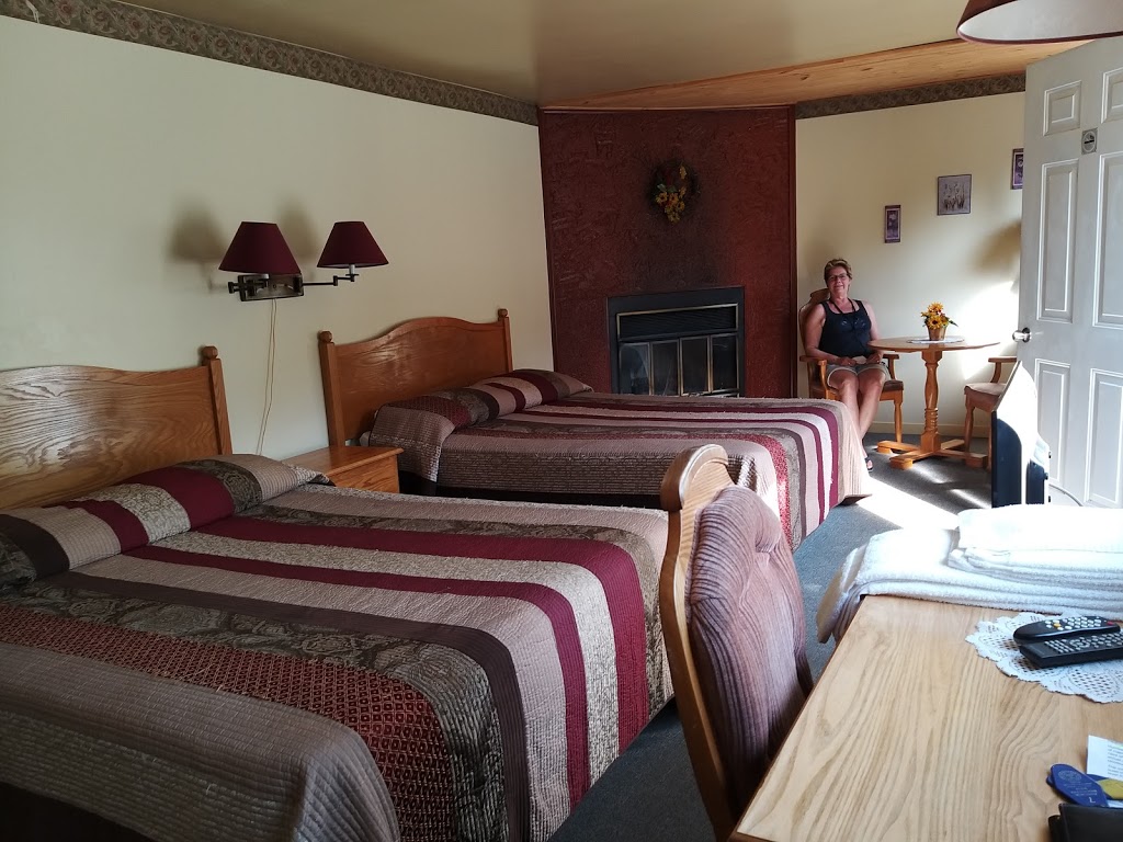 Auberge Mountain View Inn | 1177 Rue Labelle, Mont-Tremblant, QC J8E 2W5, Canada | Phone: (819) 425-3429