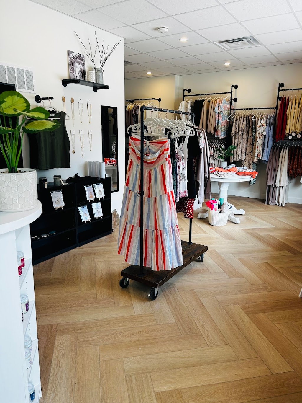 Skylynn Boutique | 116 Elora St S, Harriston, ON N0G 1Z0, Canada | Phone: (519) 441-3426