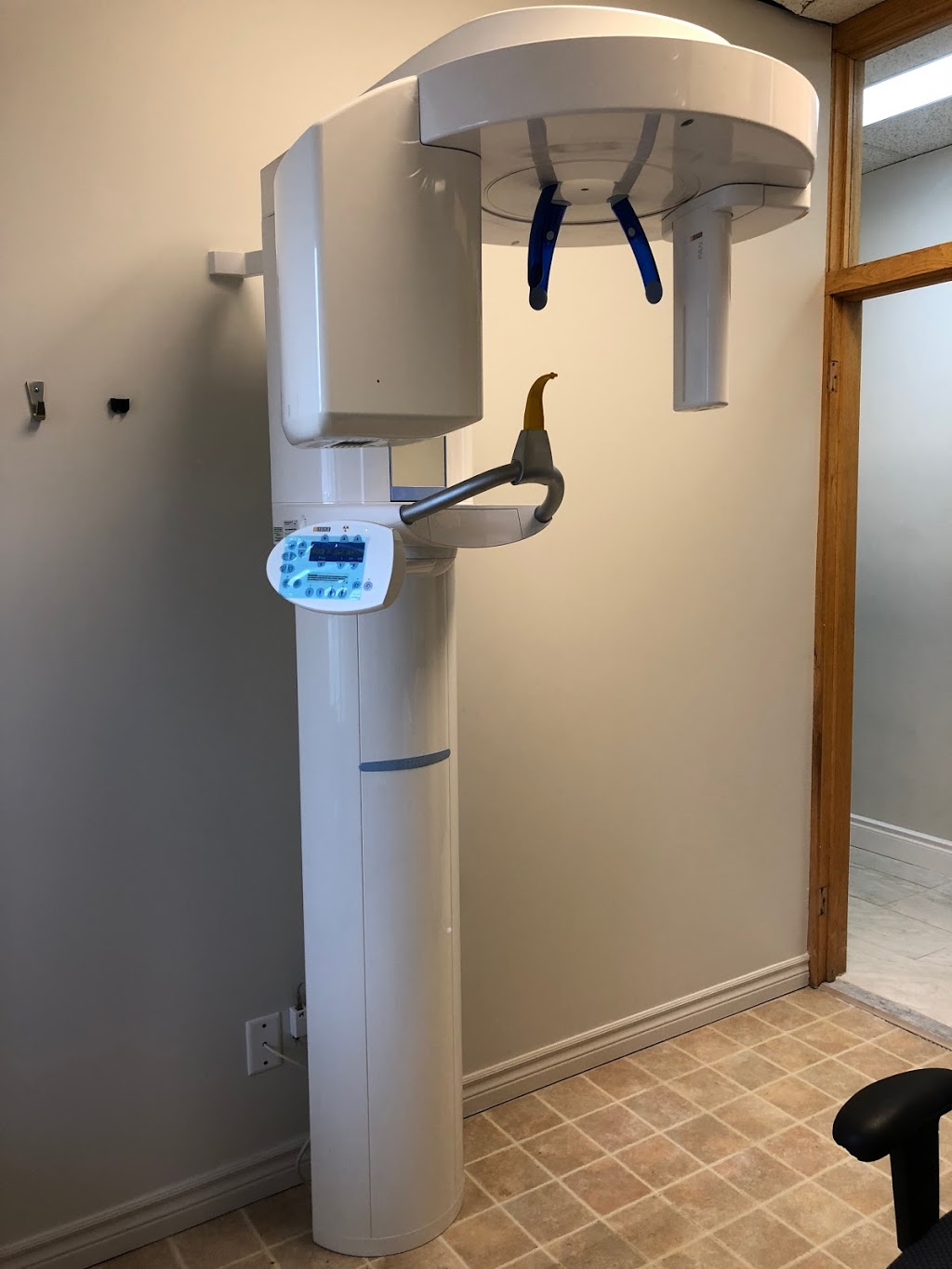Dentistry @ Erin Mills | 2180 Credit Valley Rd #106a, Mississauga, ON L5M 3C9, Canada | Phone: (905) 820-2220