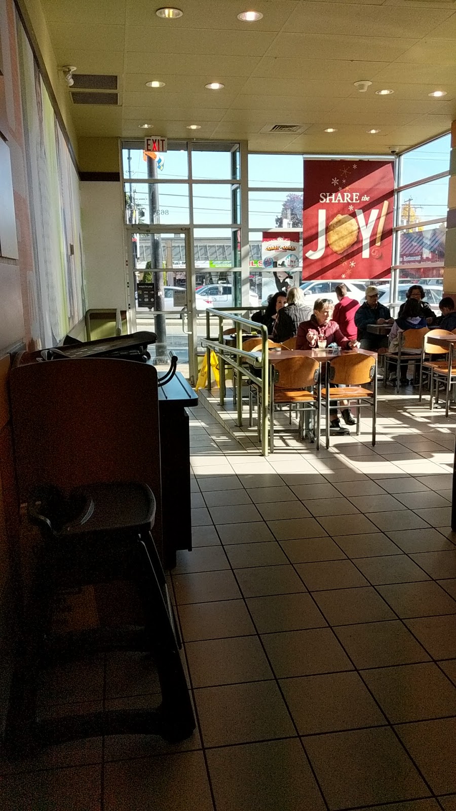 McDonalds | 8631 Granville Avenue, Vancouver, BC V6P 5A2, Canada | Phone: (604) 718-1142