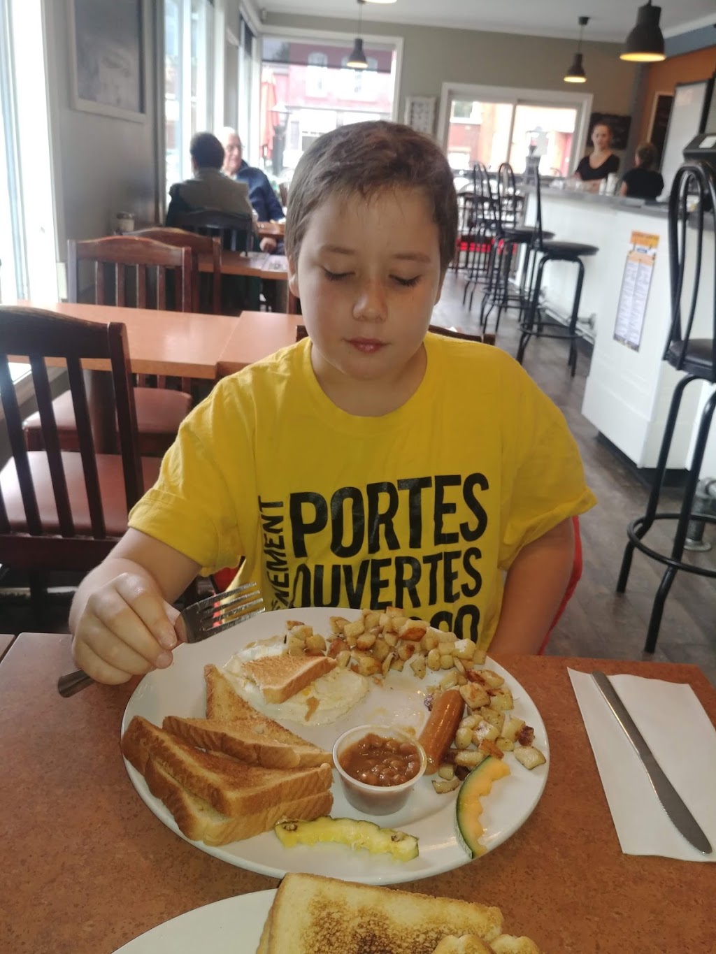 Restaurant Maurice | 155 Rue Tyler, Ayers Cliff, QC J0B 1C0, Canada | Phone: (819) 838-4855