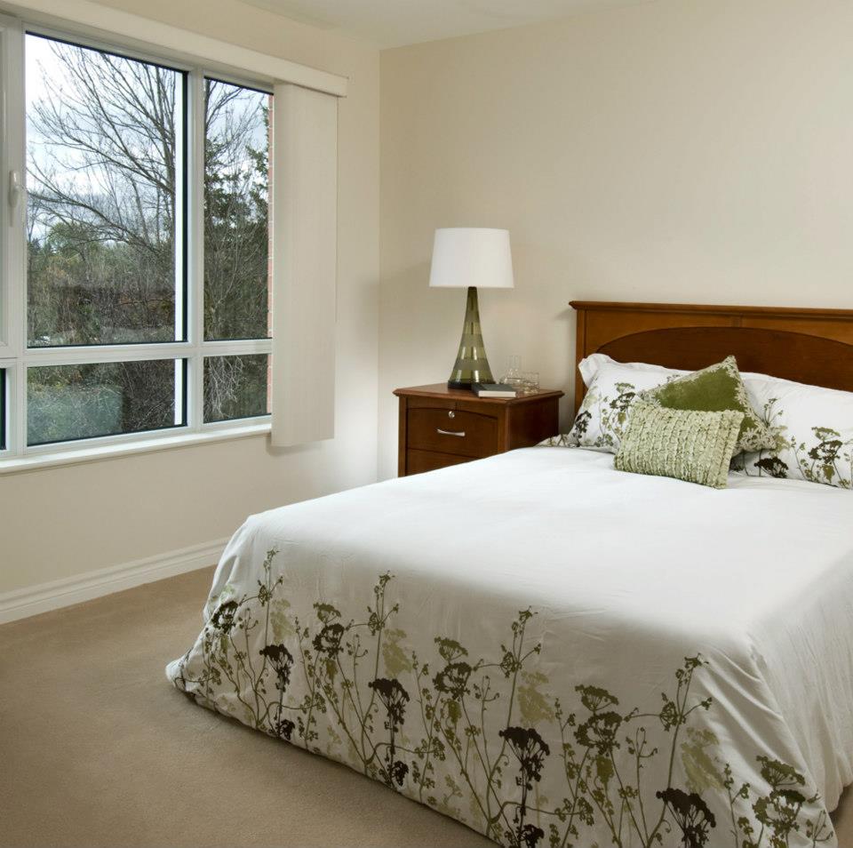 Oakpark Retirement Community | 2 Valour Dr, Ottawa, ON K1G 3T5, Canada | Phone: (613) 260-7144