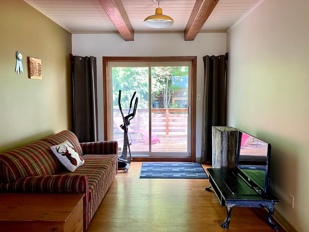 Location de Chalet avec Spa à 30 minutes de la ville de Québec- Valcartier | 1398 5e Av, Saint-Gabriel-de-Valcartier, QC G0A 4S0, Canada | Phone: (418) 573-1046