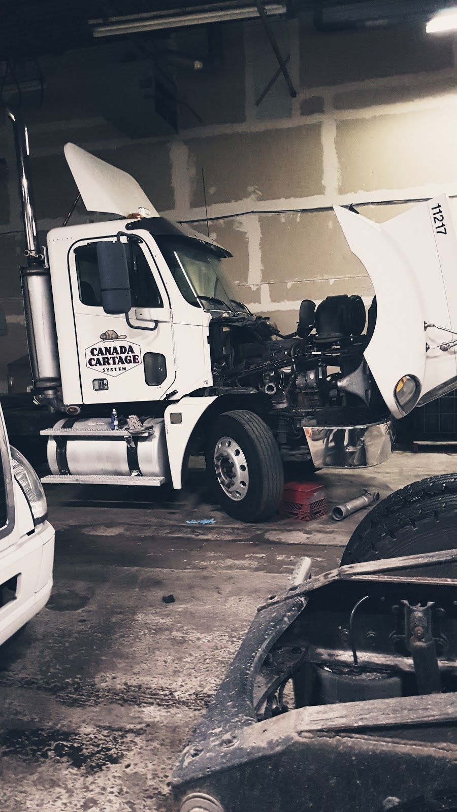Maingate Truck & Trailer Repair Shop | 5395 Maingate Dr Unit # 16 & 17, Mississauga, ON L4W 1G6, Canada | Phone: (905) 502-0072