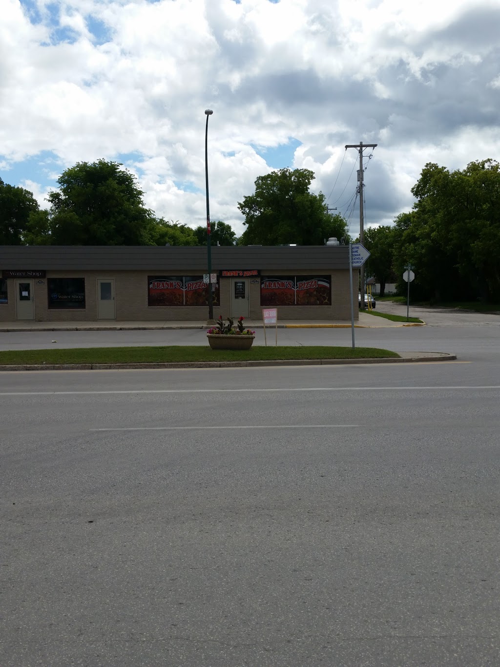Franks Pizza | 268 Main St, Selkirk, MB R1A 1T1, Canada | Phone: (204) 482-7922
