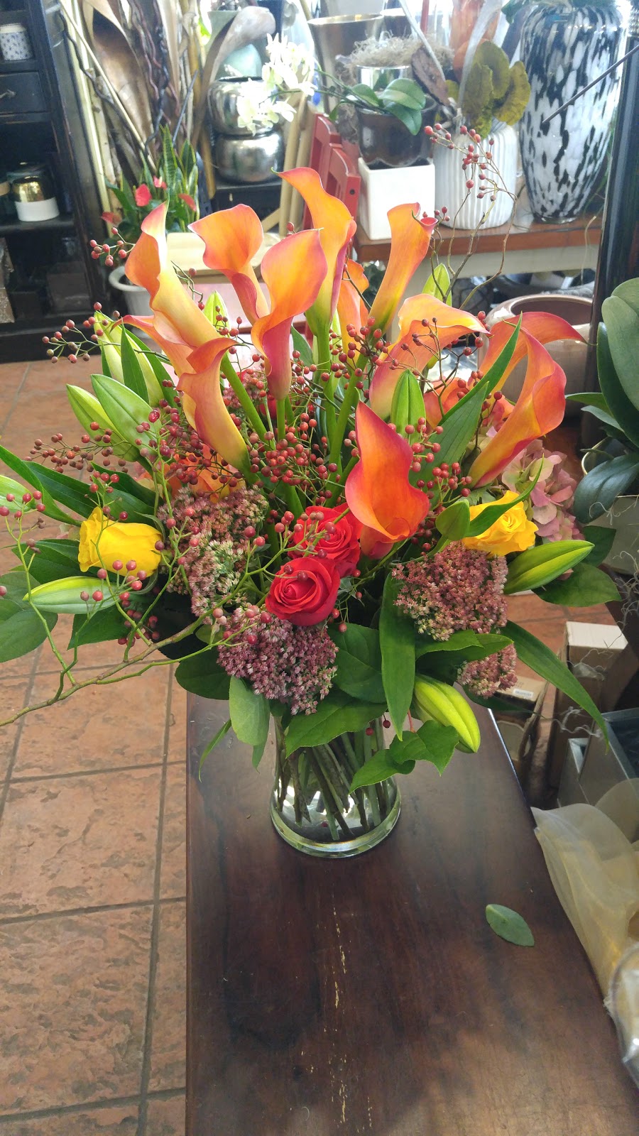 Paris Florists | 1500 Islington Avenue, Etobicoke, ON M9A 3L8 Islington Ave, Etobicoke, ON M9A 3L8, Canada | Phone: (416) 531-2211