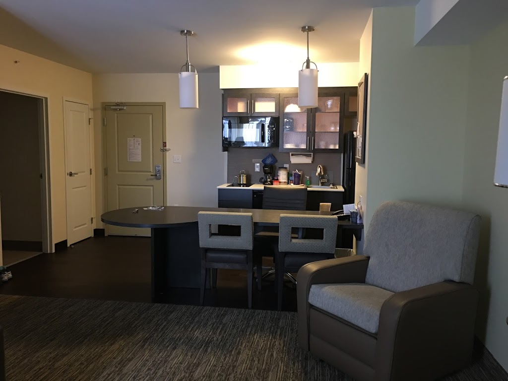 Park Inn by Radisson, Calgary Airport North, AB | 27 Freeport Cres NE, Calgary, AB T3J 0T4, Canada | Phone: (403) 455-3774