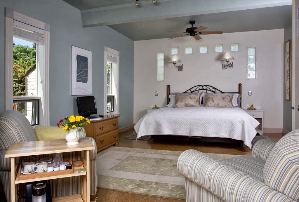 Glenoka farm B&B | 6702 Beggs St, Summerland, BC V0H 1Z6, Canada | Phone: (250) 494-9891