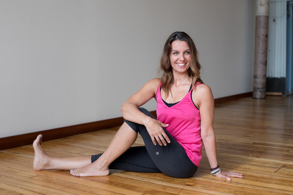 De La Sol Yoga Studio | 255 Dundas St E, Waterdown, ON L0R 2H6, Canada | Phone: (289) 895-8222