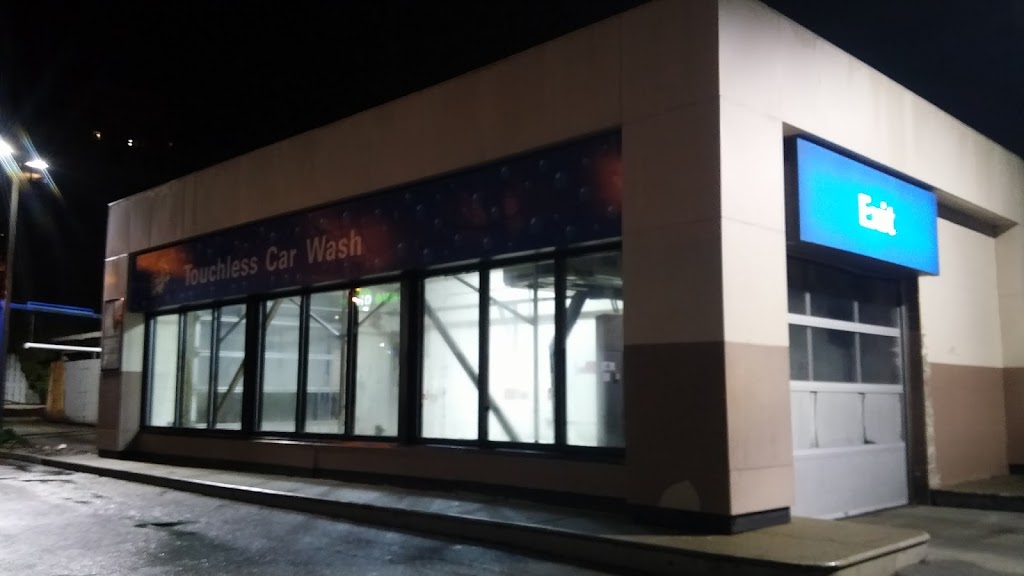 Esso | 736 6th Ave, New Westminster, BC V3M 2B4, Canada | Phone: (604) 540-8032