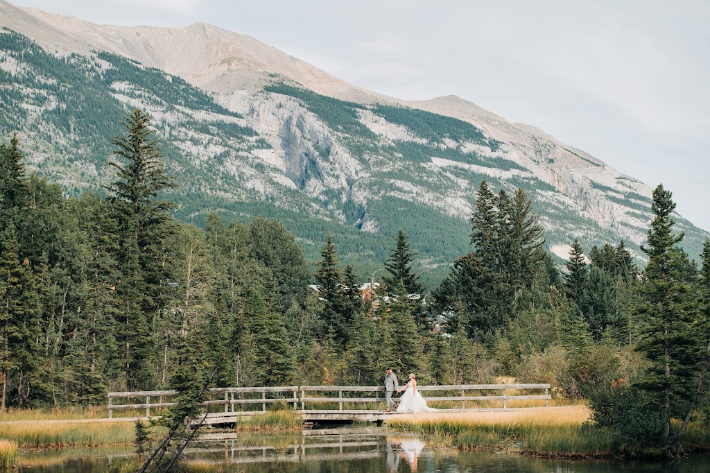 Jackie LaRouche Photography - Wedding and Elopement Photographer | 1530 7 Ave Unit 19, Canmore, AB T1W 1R1, Canada | Phone: (403) 760-5612