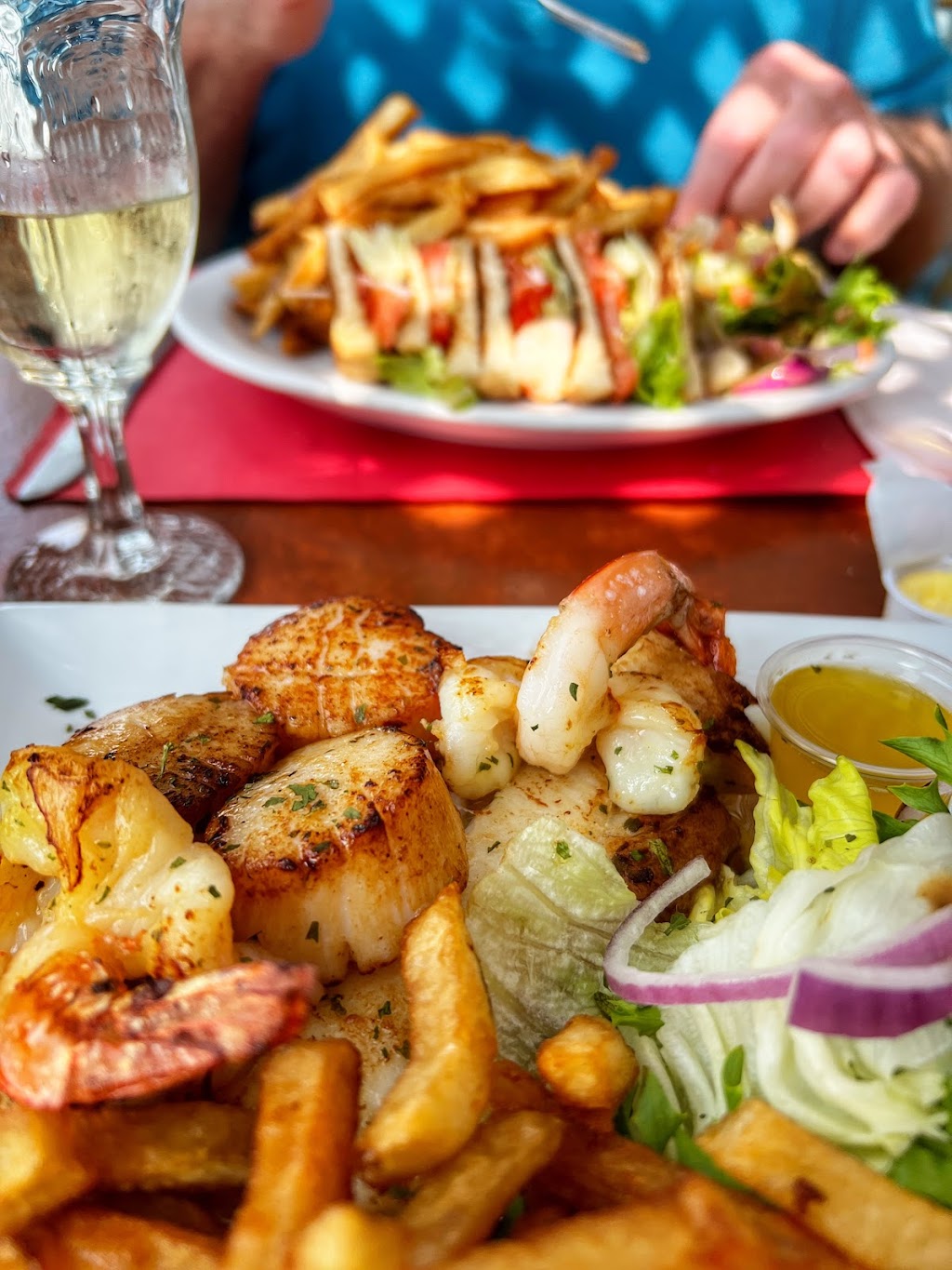Au Boucaneux | 210 Rue Mackay, Rivière-du-Loup, QC G5R 6A4, Canada | Phone: (418) 867-4733