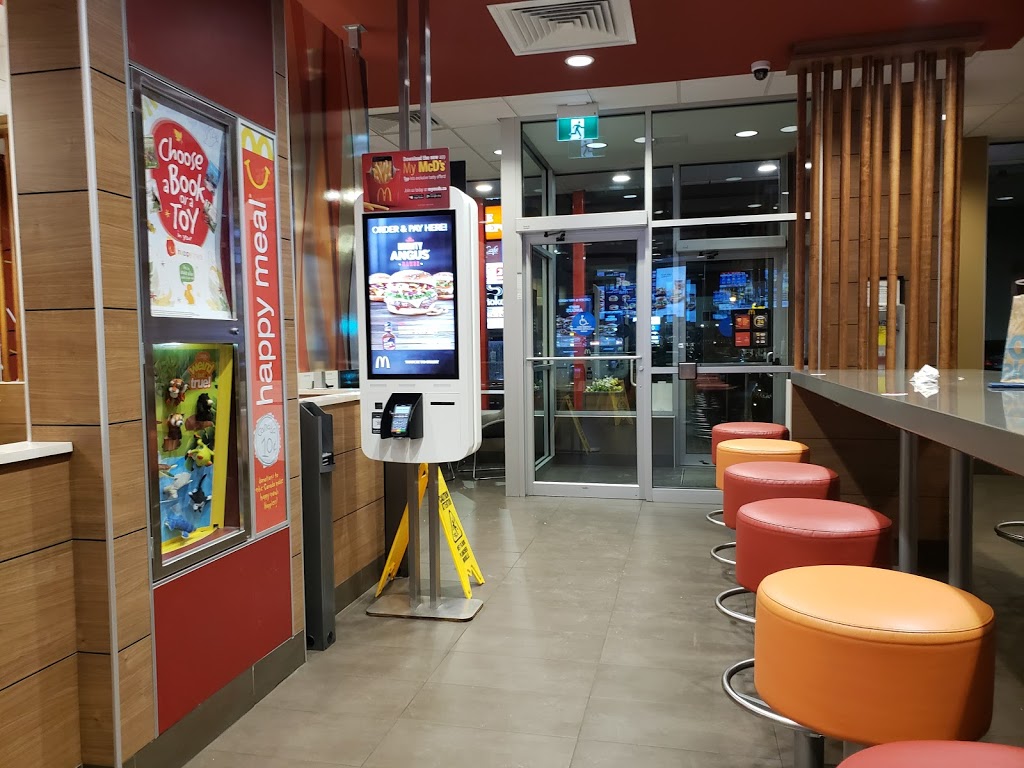 McDonalds | 3500 Major MacKenzie Dr W, Vaughan, ON L4H 3T6, Canada | Phone: (905) 303-9404
