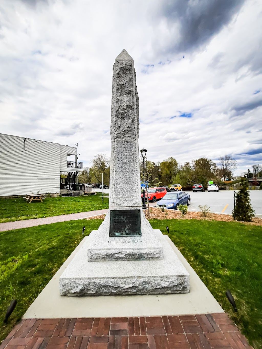 Square du souvenir | 1 Rue Principale, Bedford, QC J0J 1A0, Canada | Phone: (450) 248-2440