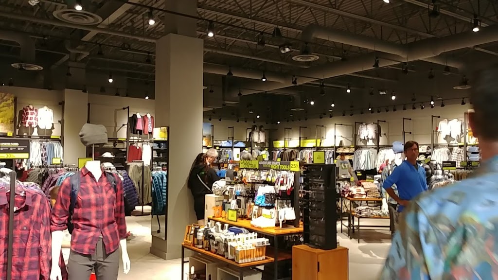 Eddie Bauer Outlet | 3311 Simcoe 89 h40, Cookstown, ON L0L 1L0, Canada | Phone: (705) 458-4238
