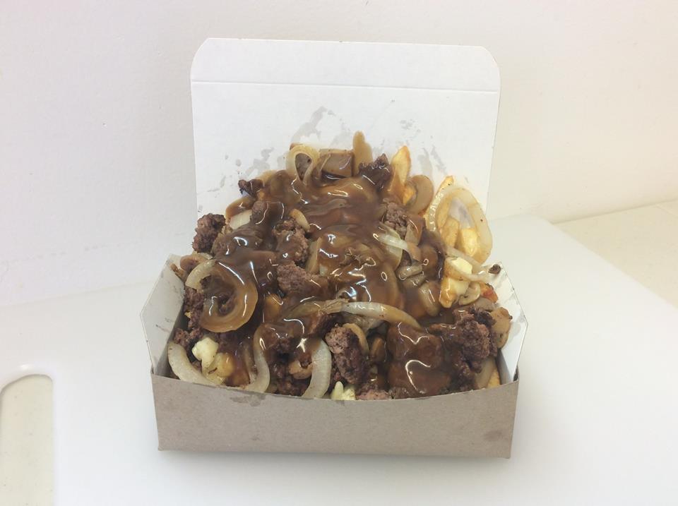 Moniques | 276 Nipissing St, Sturgeon Falls, ON P2B 3B3, Canada | Phone: (705) 753-6133