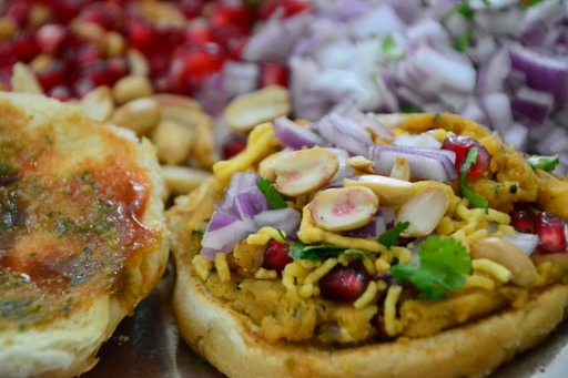 Suri’s Vada pav | Elverton Cres, Brampton, ON L7A 4Z4, Canada | Phone: (416) 562-7737