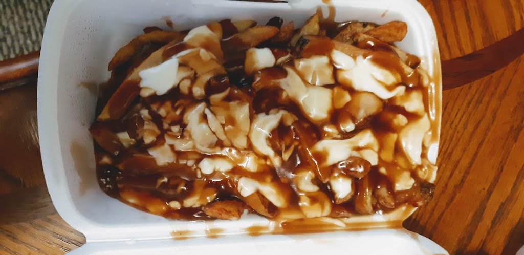 PL8 OF FRIES | 526 Ontario Rd, Welland, ON L3B, Canada | Phone: (289) 821-2166