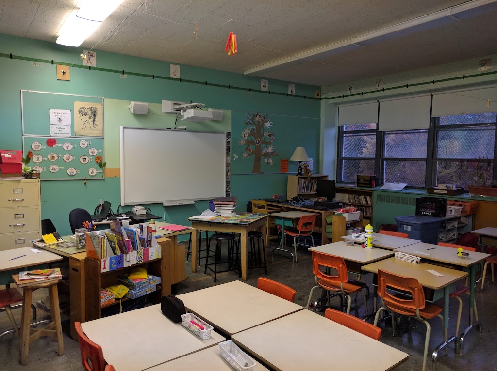 École Arc-En-Ciel | 4265 Av. Laval, Montréal, QC H2W 1E4, Canada | Phone: (514) 350-8860