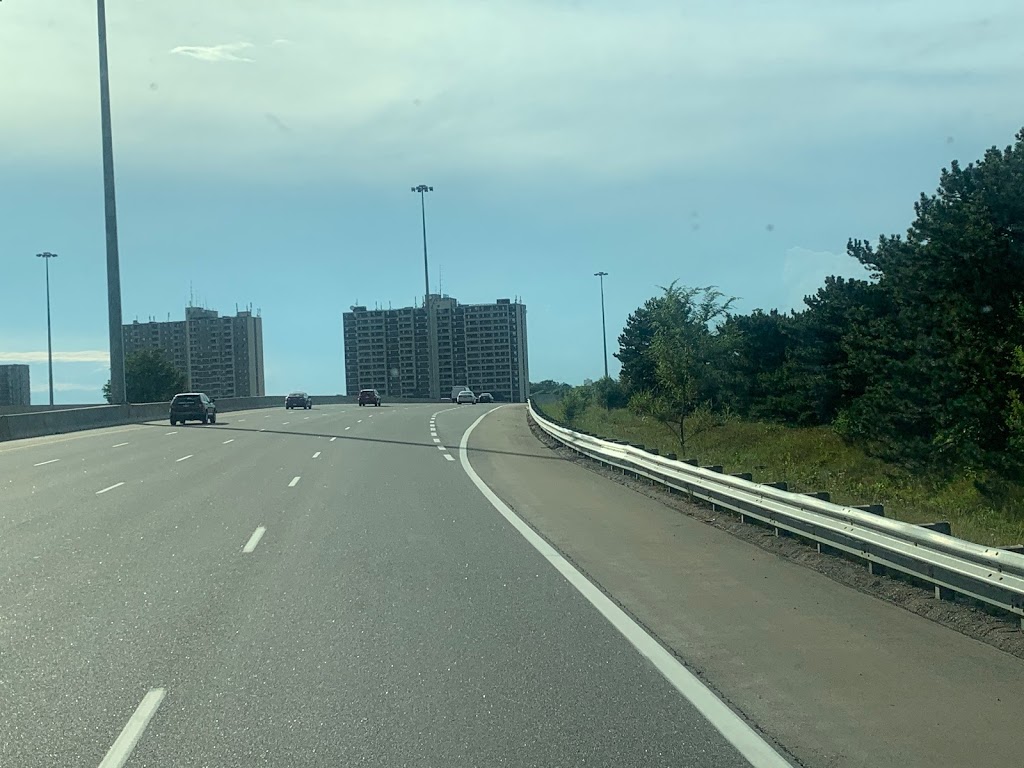 Fairview Towers | 3189 King St E, Kitchener, ON N2A 1B2, Canada | Phone: (519) 893-3570