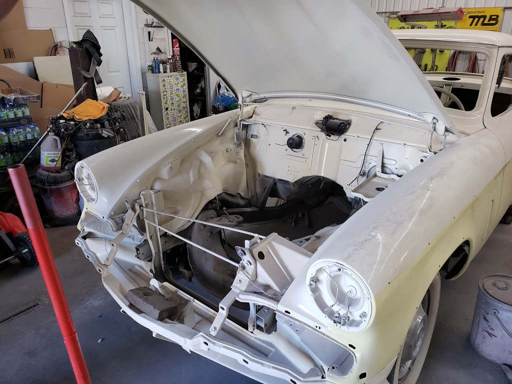 Carrosserie C M R Enr | 2741 Boulevard Industriel, Chambly, QC J3L 4W3, Canada | Phone: (450) 658-9999