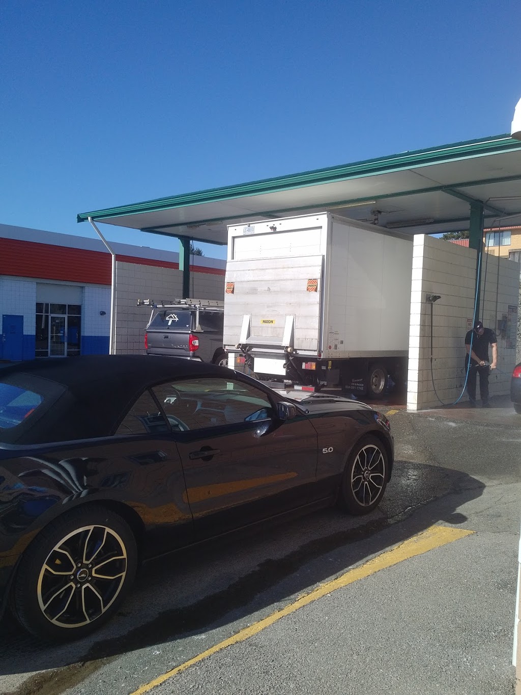 Coquitlam Washworld | 641 Lougheed Hwy, Coquitlam, BC V3K 3S5, Canada | Phone: (604) 936-9989