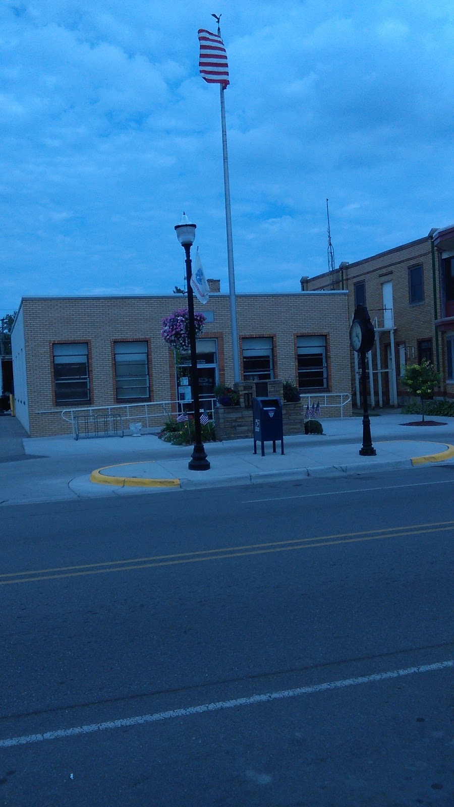 United States Postal Service | 104 N Howard Ave, Croswell, MI 48422, USA | Phone: (800) 275-8777