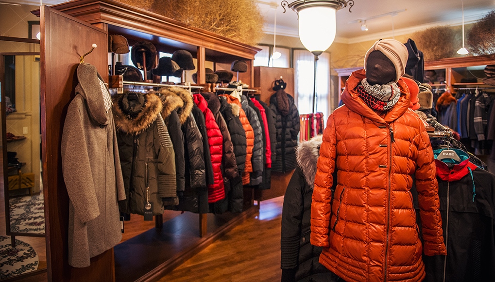dentelle et denim Louise Péloquin Mode | 90 Rue du Roi, Sorel-Tracy, QC J3P 4M8, Canada | Phone: (450) 743-1234