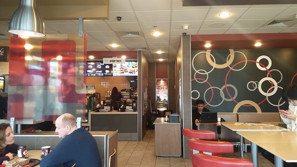 McDonalds | 5636 Glen Erin Dr, Mississauga, ON L5M 6B1, Canada | Phone: (905) 812-7187