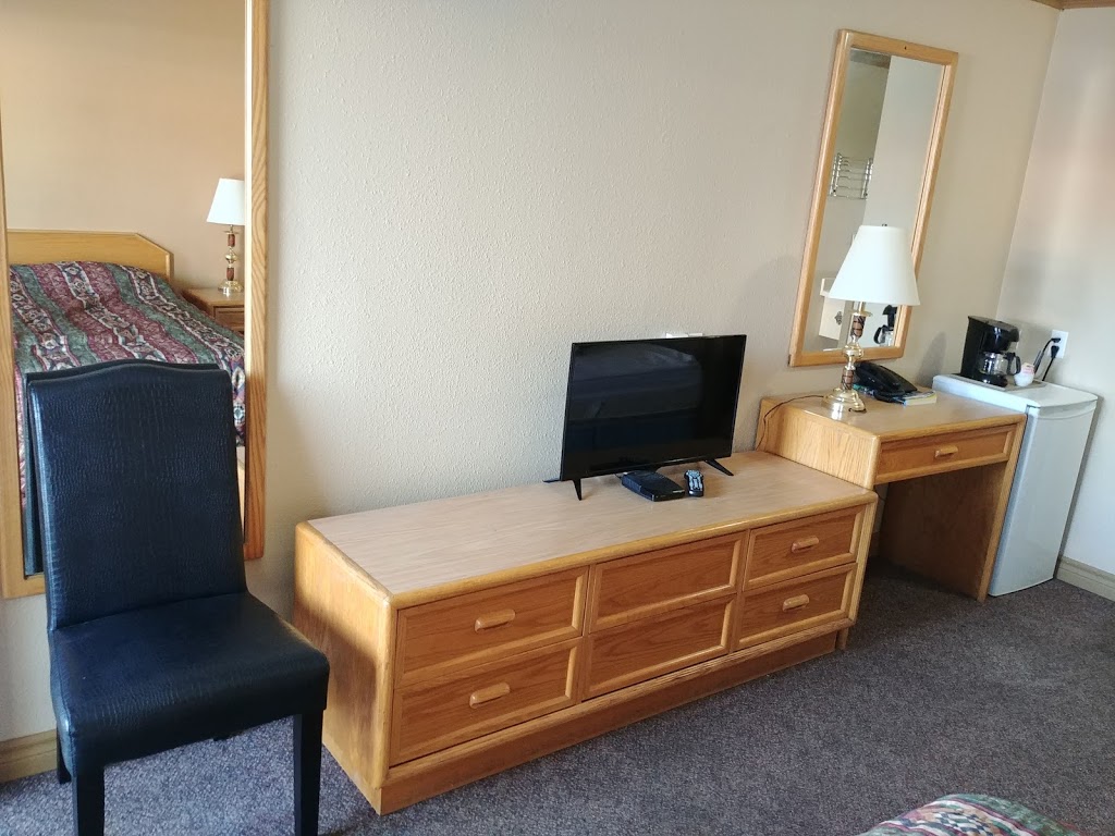 Rainbow Motor Inn | 45620 Yale Rd, Chilliwack, BC V2P 2N2, Canada | Phone: (604) 792-6412