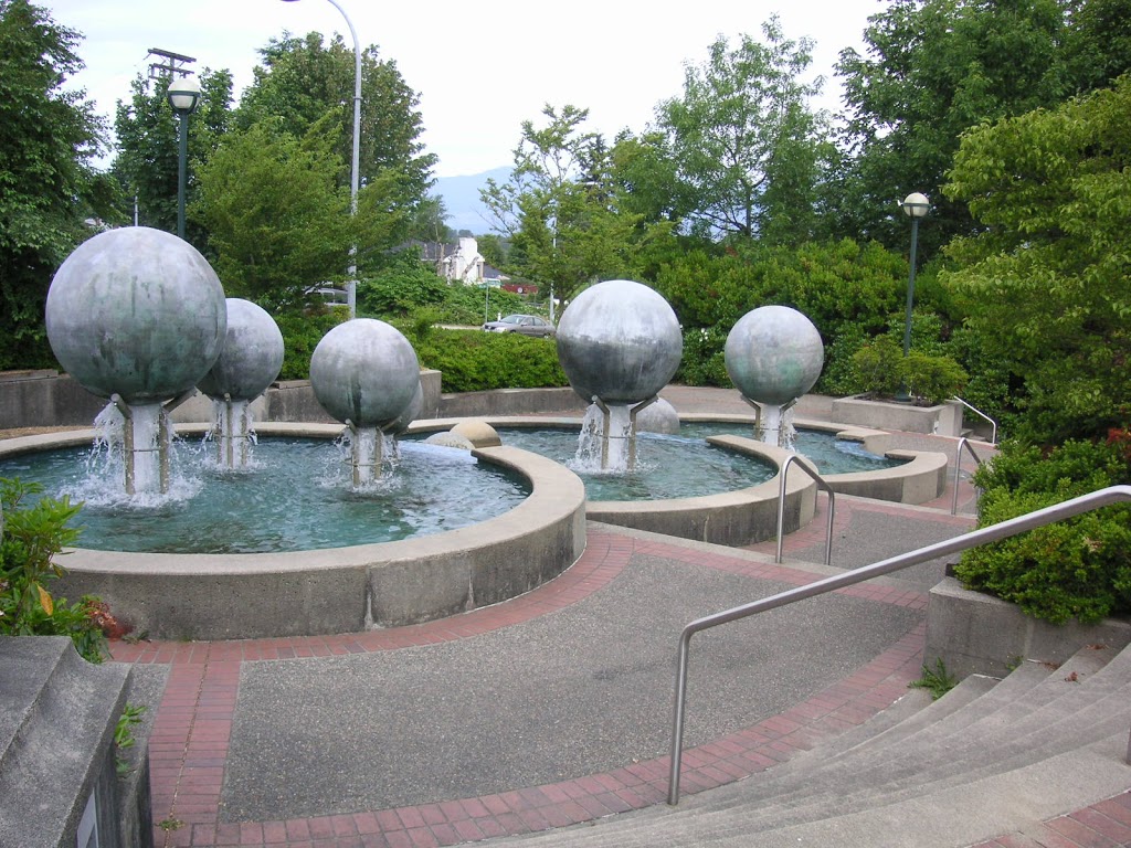 Royal Oakland Park | 5200 Oakmount Crescent, Burnaby, BC V5H 4S1, Canada
