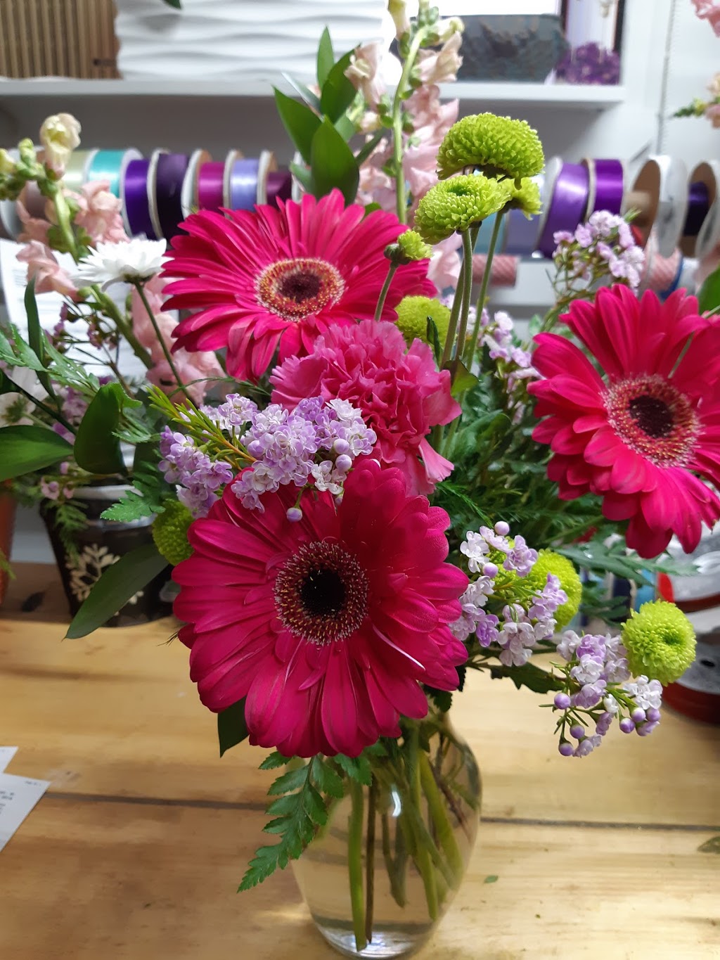 Kelly Greens Flower & Gift Shop | 20 Grand Ave S unit 101, Cambridge, ON N1S 2L4, Canada | Phone: (519) 621-5210