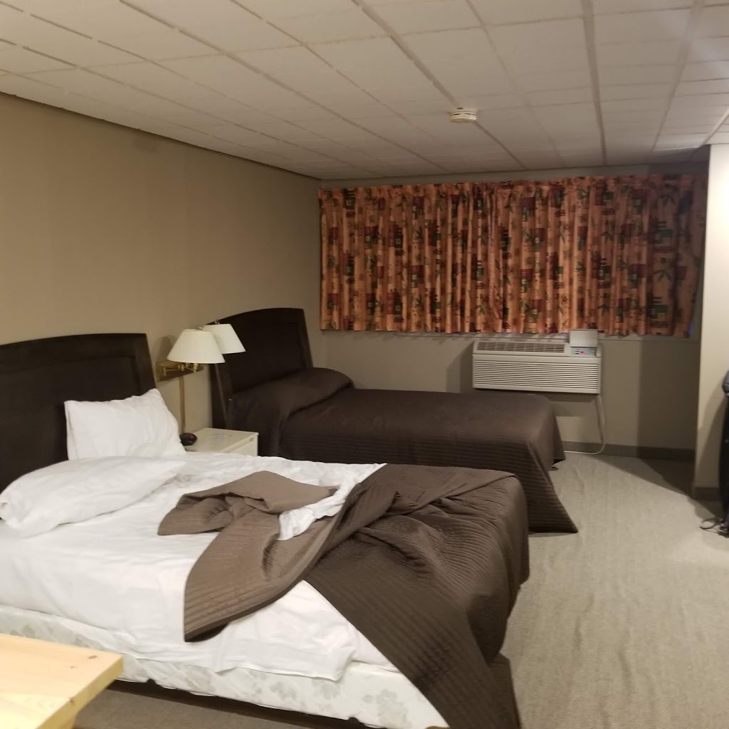 Jockos Beach Resort and Motel | 5253 Calabogie Rd, Calabogie, ON K0J 1H0, Canada | Phone: (613) 752-2107