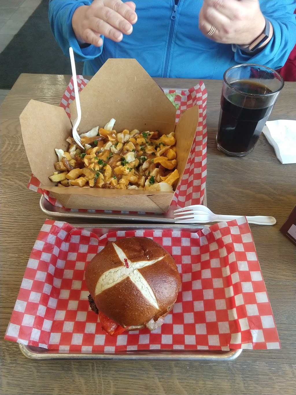 Burger Revolution | 34 Monogram Pl, Trenton, ON K8V 5P8, Canada | Phone: (613) 392-2288
