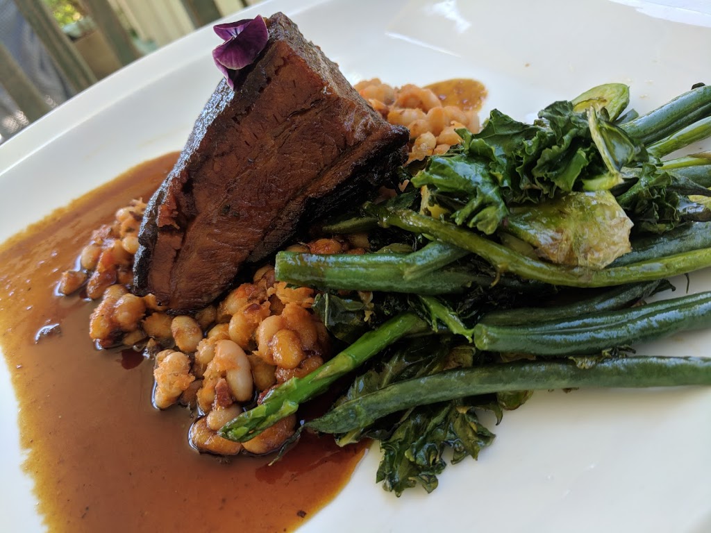 Vinoteca on Vineyard | 5039 Marshall Rd, Cowichan Valley E, BC V9L 5L1, Canada | Phone: (250) 709-2279