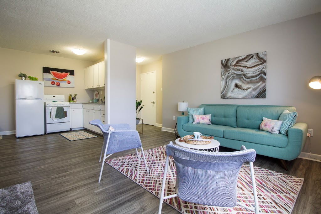 Parkway Park Apartments - CLV Group | 1394 Highgate Rd, Ottawa, ON K2C 2Y7, Canada | Phone: (613) 518-2155