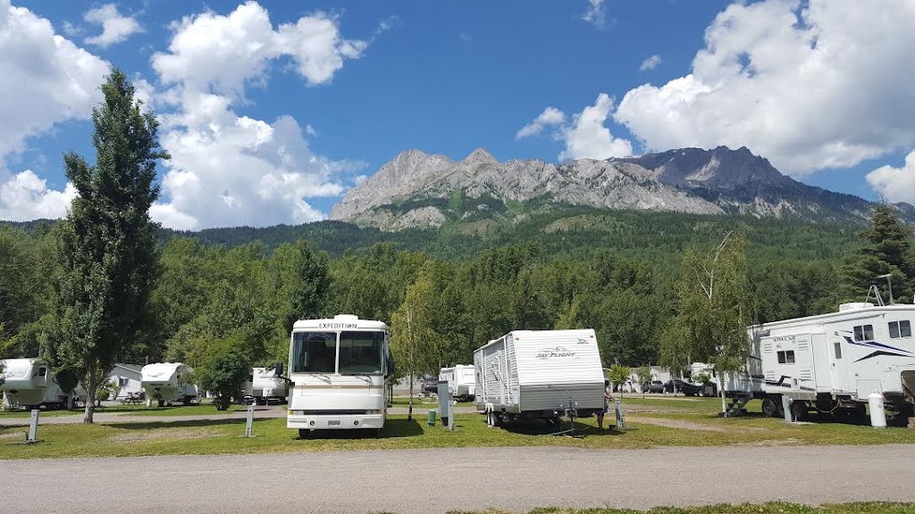Snowy Peaks RV | 2009 BC-3, Fernie, BC V0B 1M5, Canada | Phone: (250) 423-4523