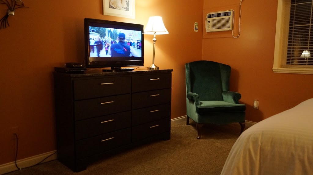 The Inn at the Ninth Hole | 5091 20 Ave SE, Salmon Arm, BC V1E 1X6, Canada | Phone: (800) 221-5955